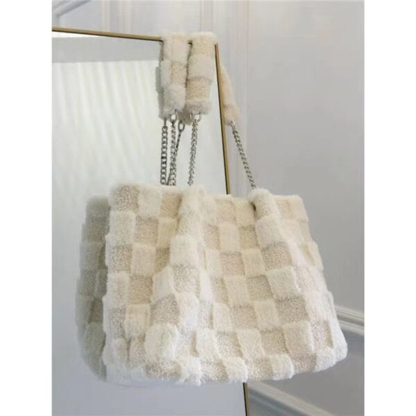 White Plush One Shoulder Bag Casual Tote Bag - Image 5