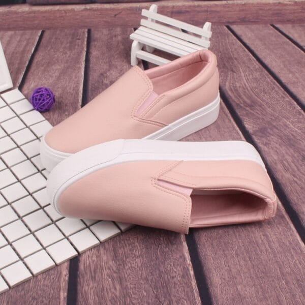 One-legged Women's Leather Loafers - Image 2
