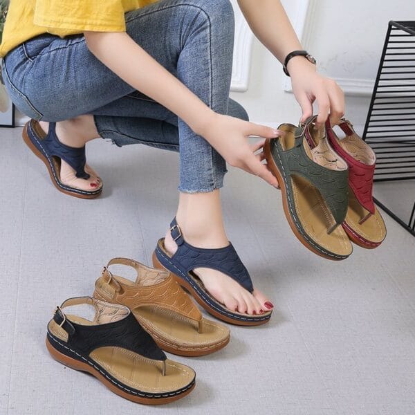 Casual Sandals Women's Wedge Heel Solid Color Flip Flop Sandals - Image 3